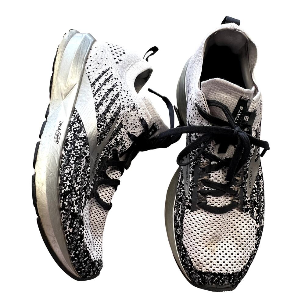 Brooks Levitate 3 Black & White Running Sneakers Size 9.5